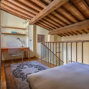 Charming In Oltrarno Apartment Florence